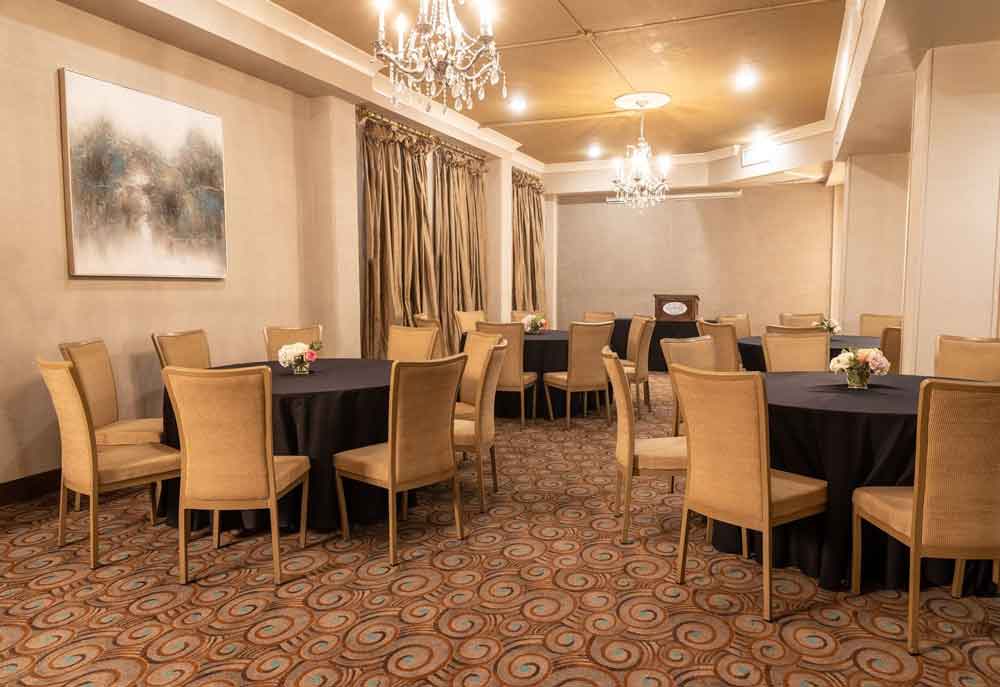 Photo of a meeting space at the Old Capitol Inn